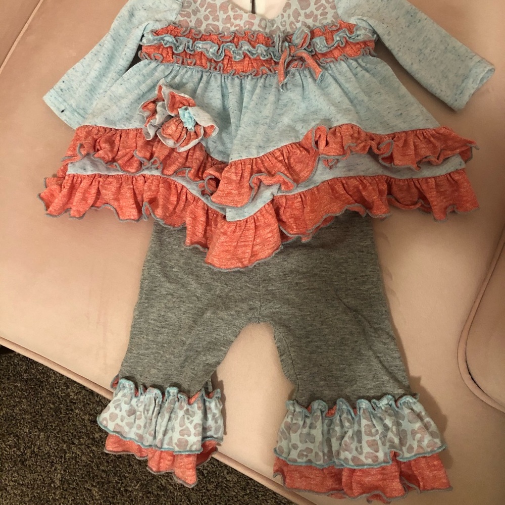 Isabella and Chloe outfit, so cute!